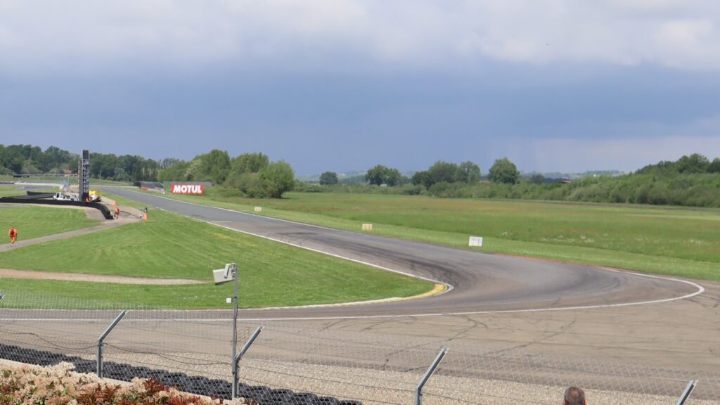 vue circuit automobile paul armagnac nogaro